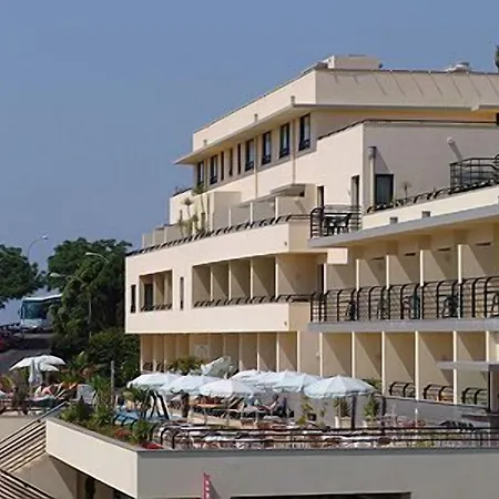 马德拉美景酒店